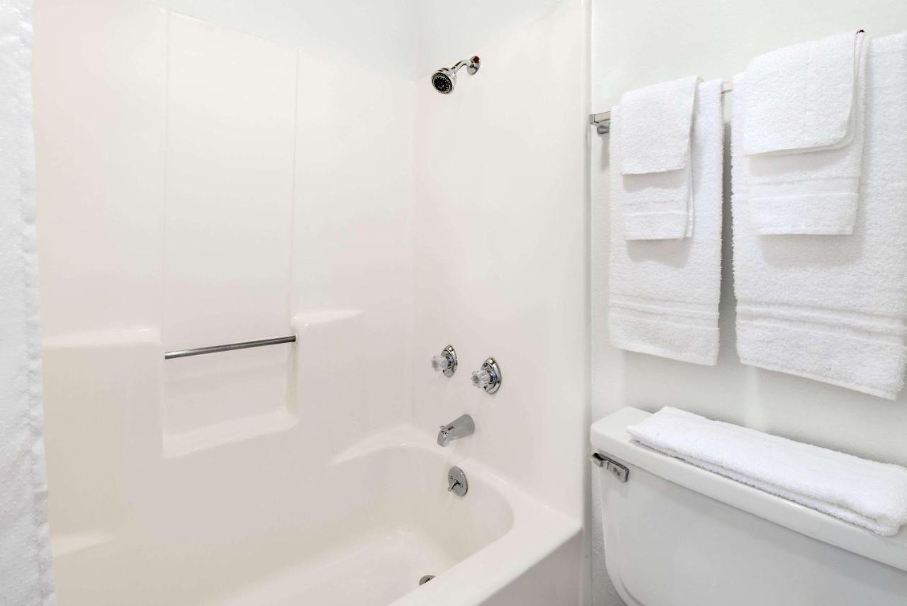 Post Oak Inn Браунвуд Экстерьер фото