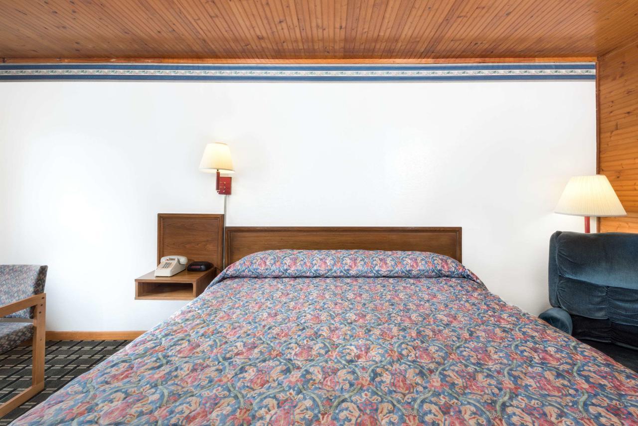 Post Oak Inn Браунвуд Экстерьер фото